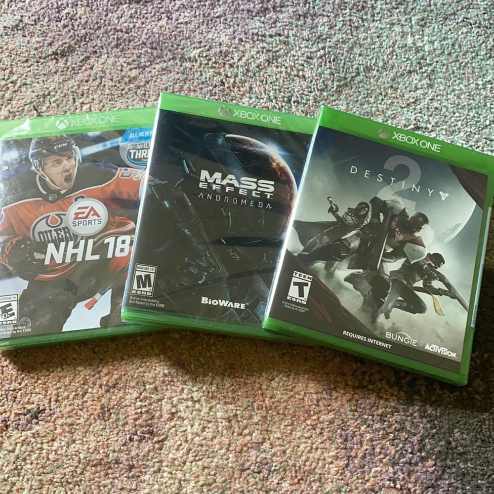 Xbox game bundle deal NWT